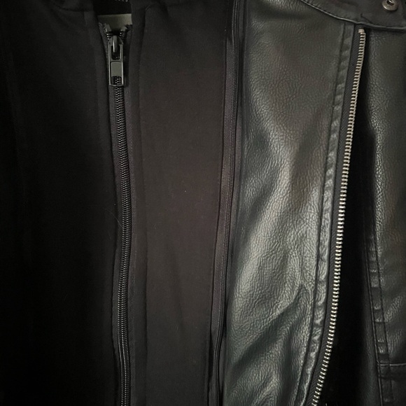 Guess Men’s Faux Leather with detachble Hooded Biker Jacket. Size M - Picture 9 of 12